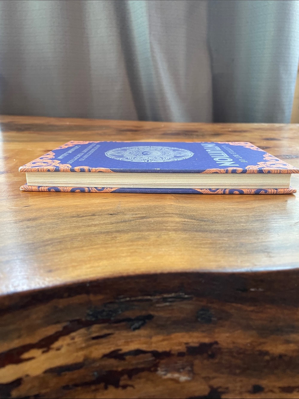 Divination Book - Picture 2 of 3